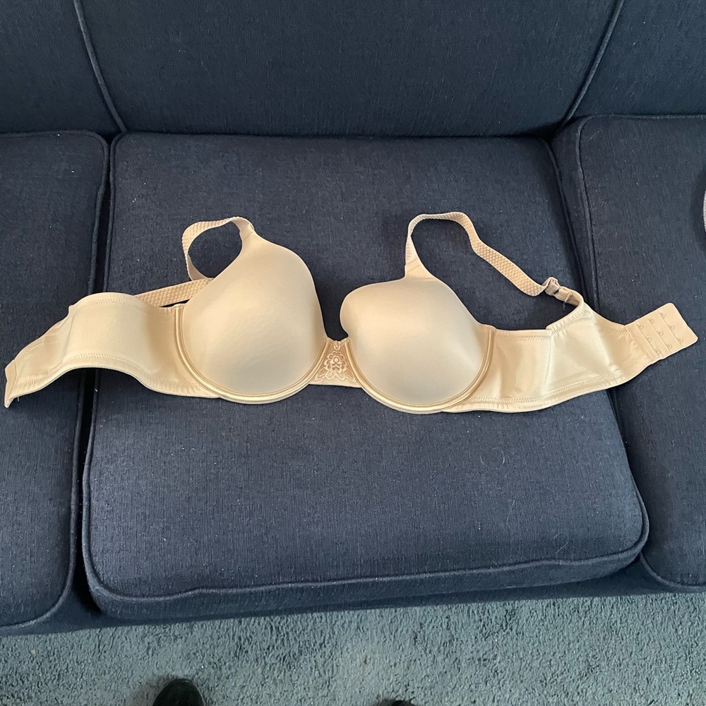 Vanity Fair Smooth Beige Underwire Bra - Picture 2 of 10